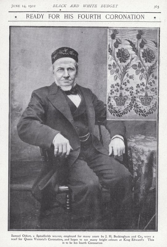 Samuel Oldart, tecelão de Spitalfields, Londres, que teceu um lenço para a coroação da Rainha Vitória (foto a p/b) de English Photographer