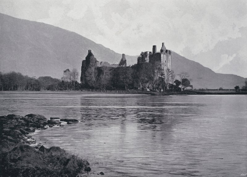 Escócia: Castelo de Kilchurn (foto a p/b) de English Photographer