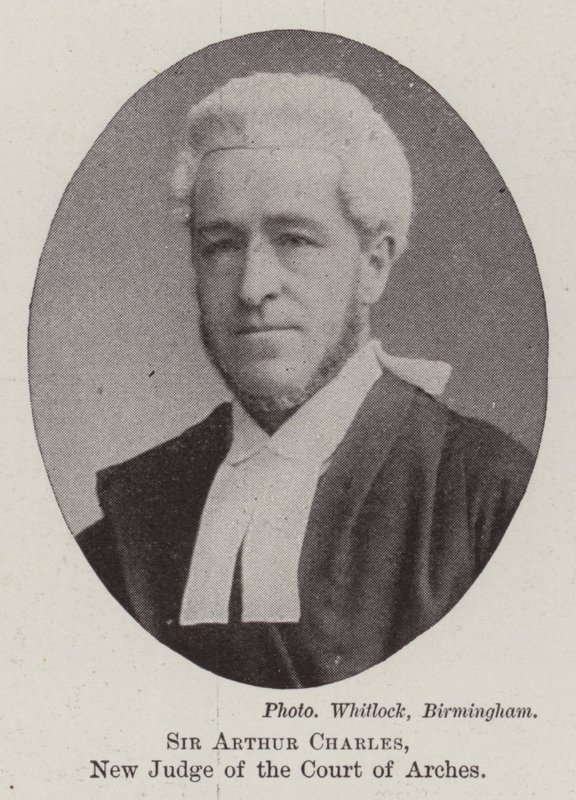Sir Arthur Charles, novo juiz do Tribunal de Arcos de English Photographer