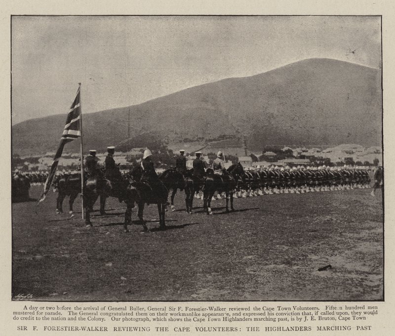 Sir F Forestier-Walker revisando os Voluntários do Cabo, os Highlanders marchando de English Photographer