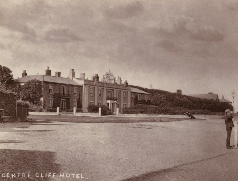 Southwold: Centre Cliff Hotel (foto a p/b) de English Photographer