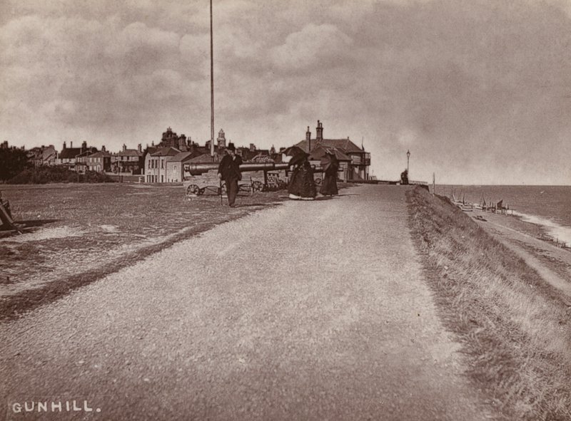 Southwold: Gunhill (foto a p/b) de English Photographer