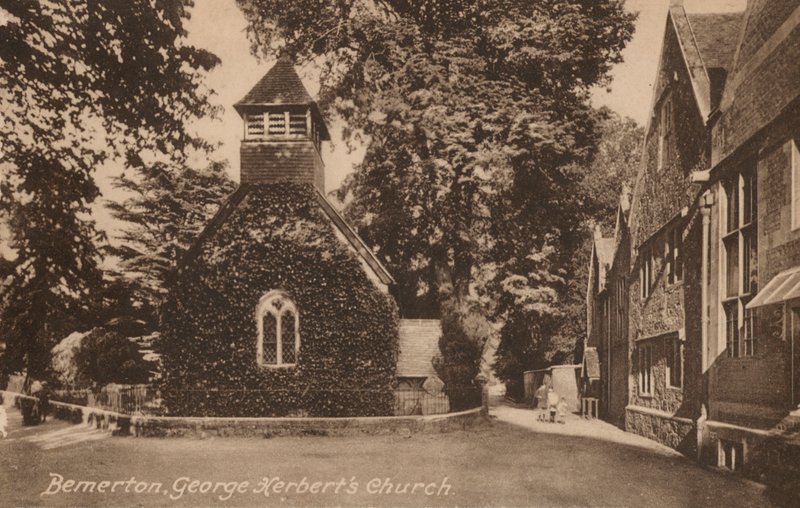 Igreja de Santo André, Bemerton, Wiltshire, onde está enterrado o poeta e padre inglês George Herbert (foto a p/b) de English Photographer