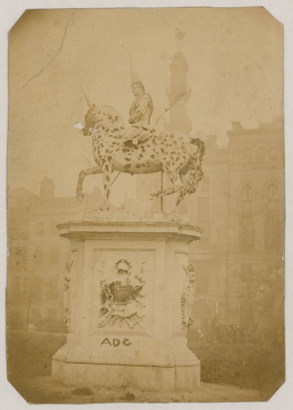 Estátua do rei George eu, Leicester Square, Londres; fotografia tomada em 1866 de English Photographer