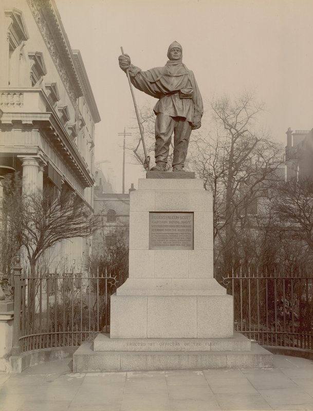 Estátua de Robert Falcon Scott de English Photographer