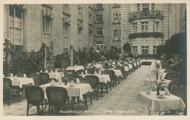 Terraço do Hotel Piccadilly, Londres de English Photographer
