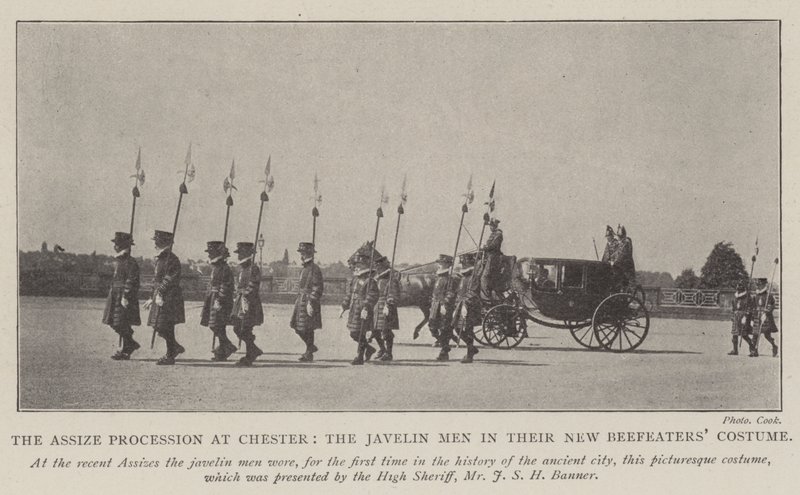 A procissão Assize em Chester, o Javelin Men em seu novo traje Beefeaters de English Photographer