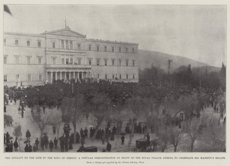 A tentativa da vida do rei da Grécia, uma demonstração popular em frente ao Palácio Real, em Atenas, para celebrar sua fuga de majestades de English Photographer