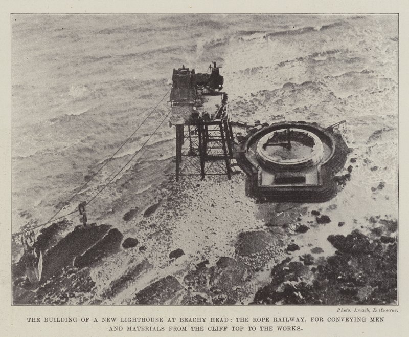A construção de um novo farol em Beachy Head, a Rope Railway, para transportar homens e materiais do topo do penhasco para as obras de English Photographer