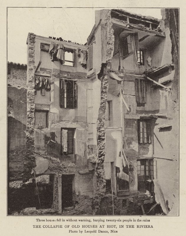 O Colapso das Casas Antigas em Biot, na Riviera de English Photographer