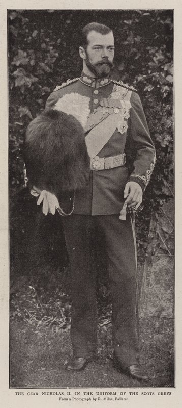 O czar Nicolau II no uniforme dos cinzas escoceses de English Photographer