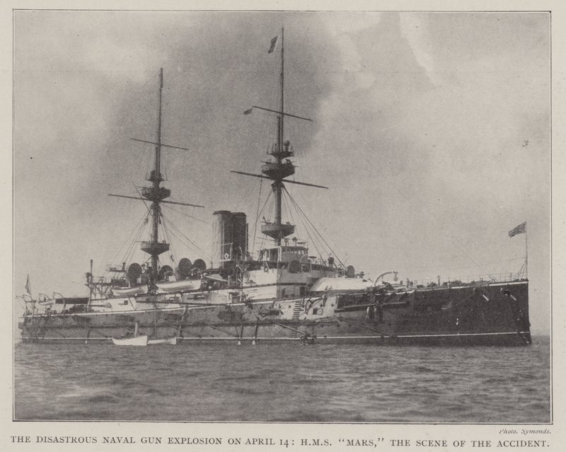 A desastrosa explosão de arma naval em 14 de abril, HMS Mars, a cena do acidente de English Photographer