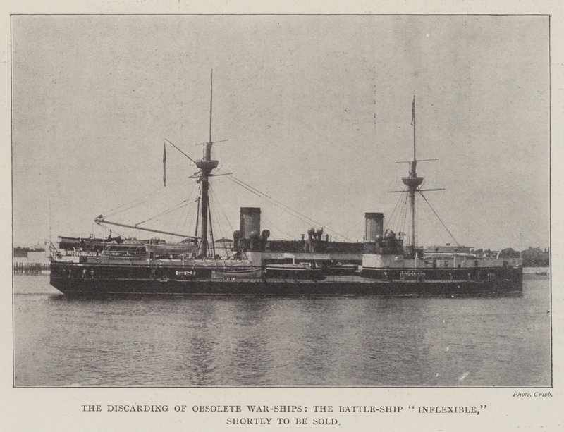 O descarte de navios de guerra obsoletos, o navio de guerra inflexível, em breve a ser vendido de English Photographer