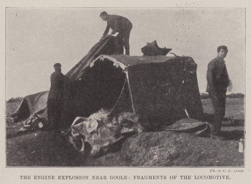 A explosão do motor perto de Goole, fragmentos da locomotiva de English Photographer