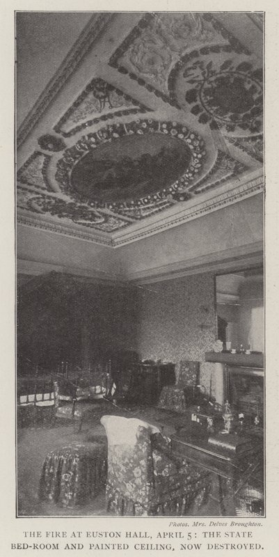 The Fire at Euston Hall, 5 de abril, o State Bed-Room e o Painted Ceiling, agora destruídos de English Photographer