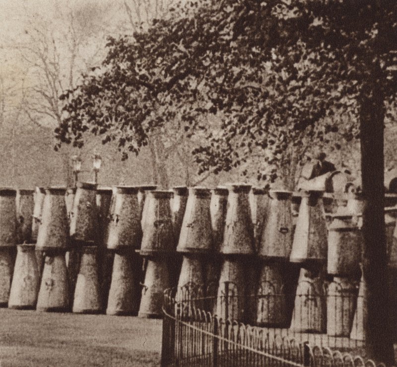 A Greve Geral de 1926, o depósito de leite no Hyde Park London de English Photographer