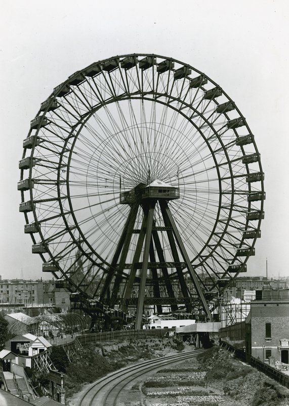 A grande roda em Earls Court, Londres de English Photographer
