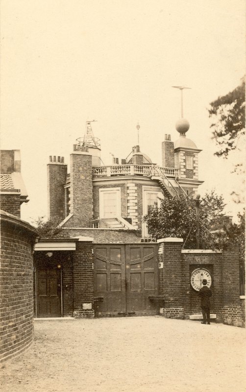O Observatório de Greenwich e o relógio galvânico de English Photographer