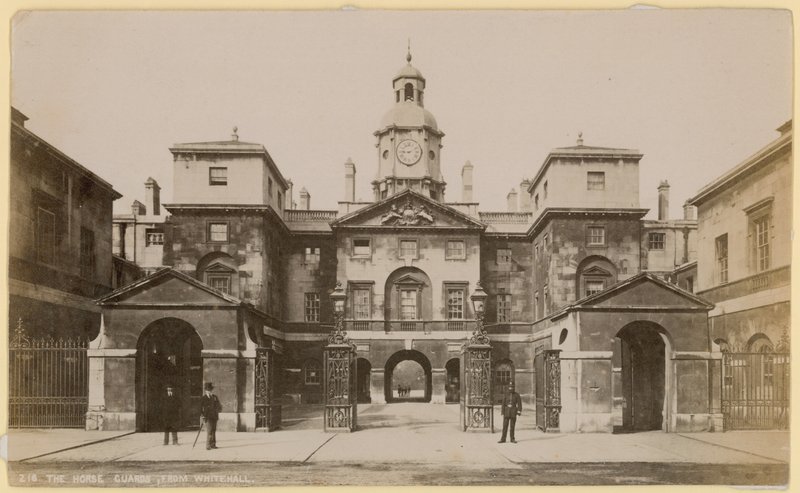 Os guardas a cavalo de Whitehall, Londres de English Photographer