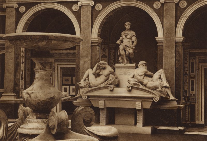 O tribunal italiano de English Photographer