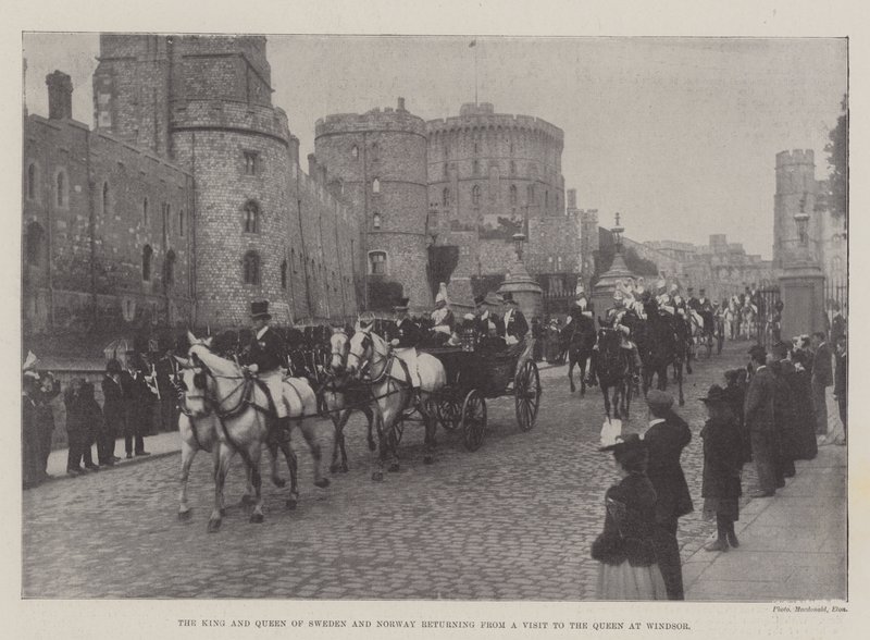 O rei e a rainha da Suécia e da Noruega voltam de uma visita à rainha em Windsor de English Photographer