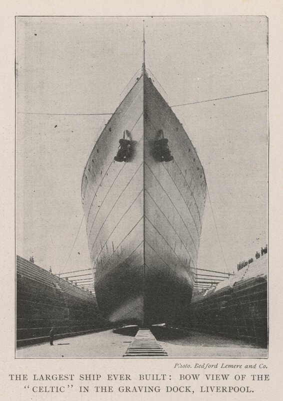 O maior navio já construído, Bow View do Celtic no Gravel Dock, Liverpool de English Photographer