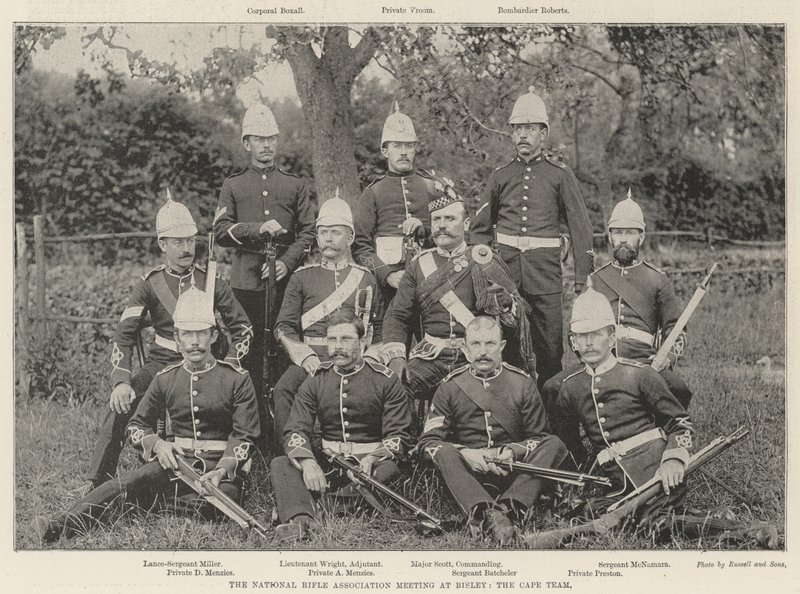 Reunião da Associação Nacional do Rifle em Bisley, a equipe do Cape de English Photographer