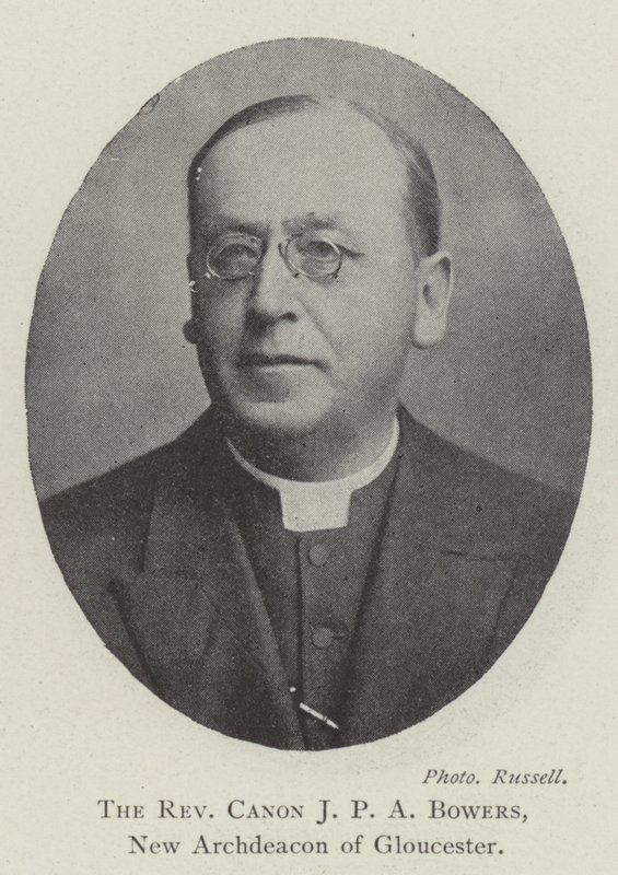 O reverendo Canon JPA Bowers, novo arquidiácono de Gloucester de English Photographer
