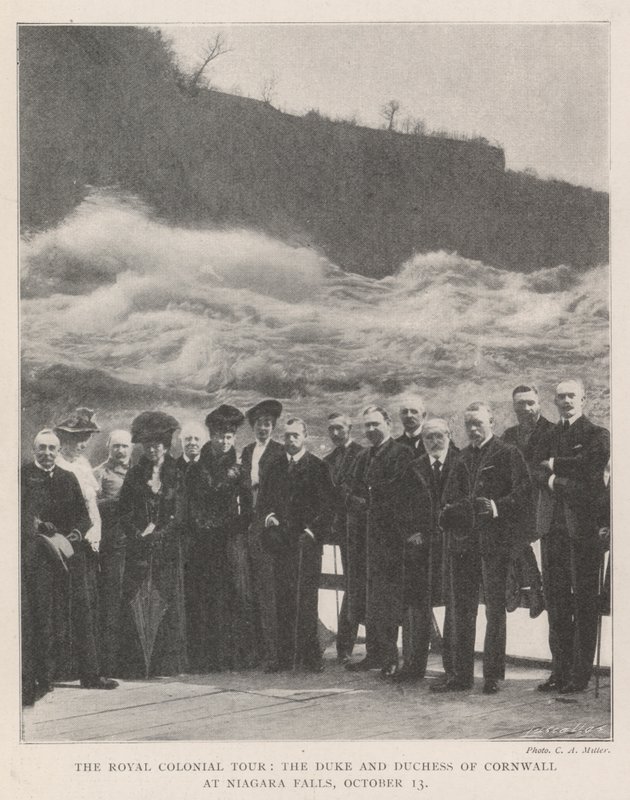 O Royal Colonial Tour, o Duque e a Duquesa da Cornualha em Niagara Falls, 13 de outubro de English Photographer