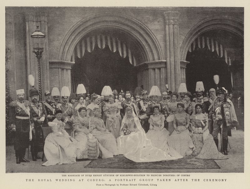 O casamento real em Coburg, um grupo de retratos tirados após a cerimônia de English Photographer