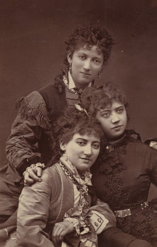 The Sisters Vokes de English Photographer