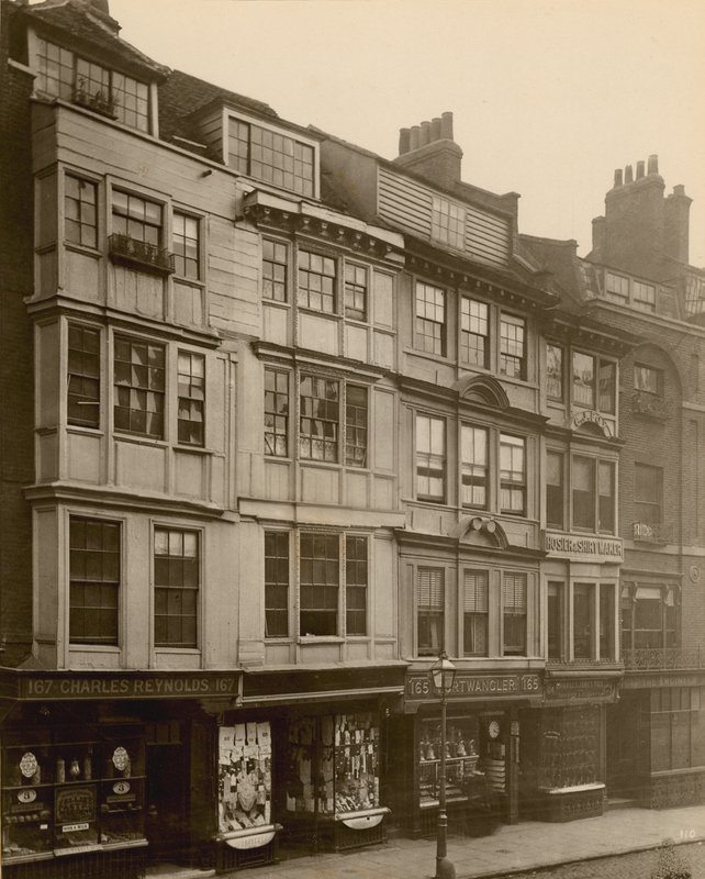 The Strand, Londres; lado sul, caracterizando 163-167 Strand de English Photographer