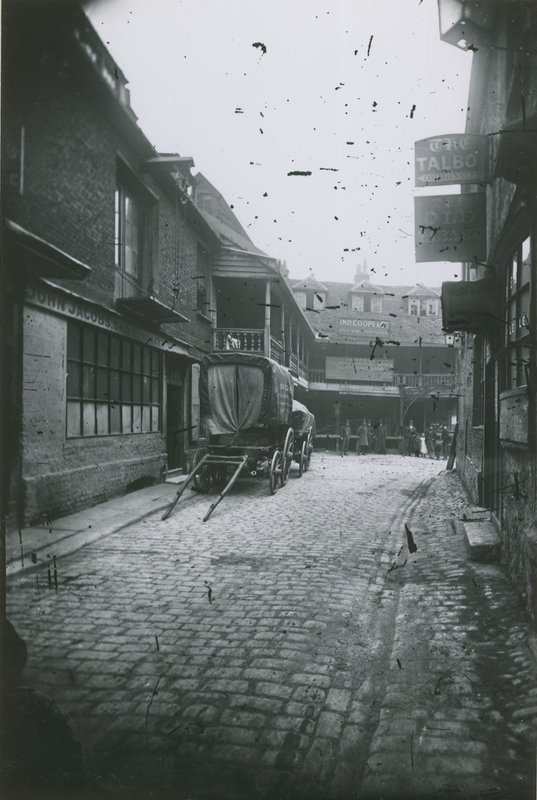 O Tabard Inn, em Southwark de English Photographer