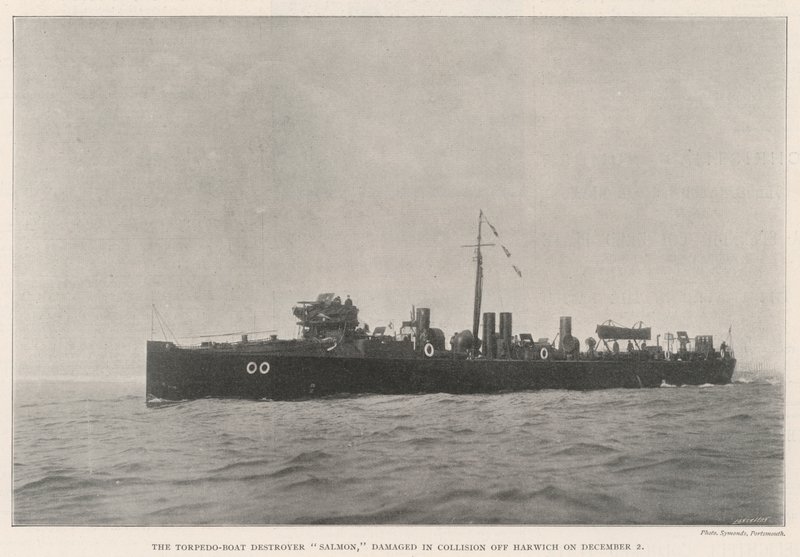 O Torpedo-Boat Destroyer Salmon, danificado em colisão em Harwich em 2 de dezembro de English Photographer