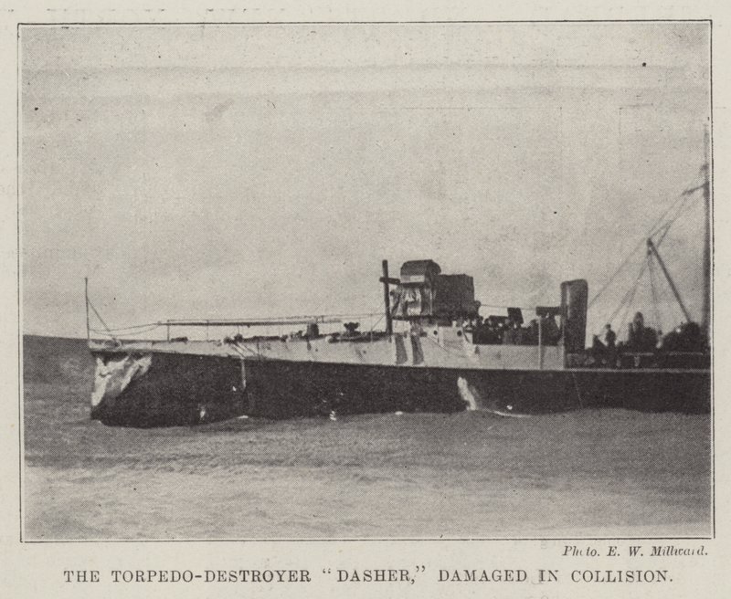 O Torpedo-Destroyer Dasher, danificado em colisão de English Photographer