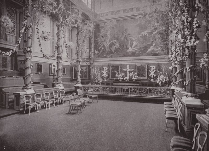 A tarde Rainha Victorias Private Chapel, o Palácio de Buckingham de English Photographer