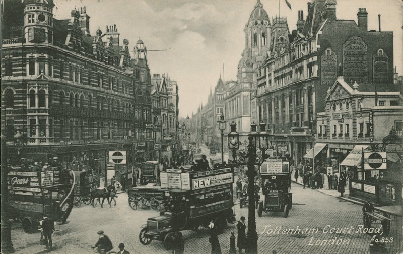 Tottenham Court Road, em Londres de English Photographer