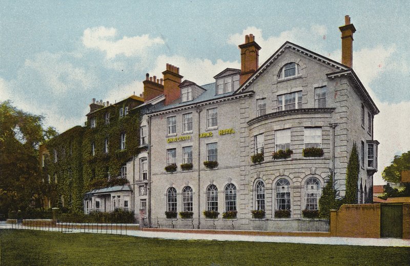 University Arms Hotel, Cambridge de English Photographer