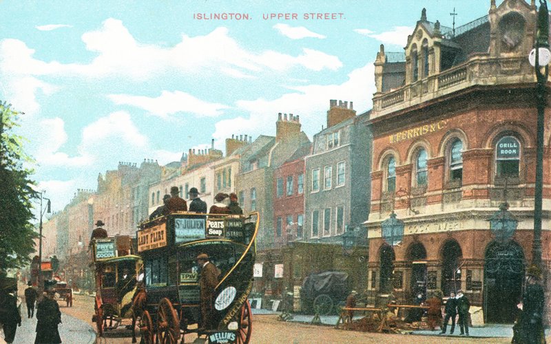 Upper Street em Islington (foto colorida) de English Photographer