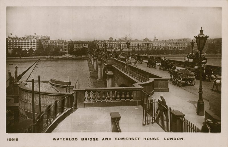 Ponte de Waterloo e Somerset House, Londres de English Photographer