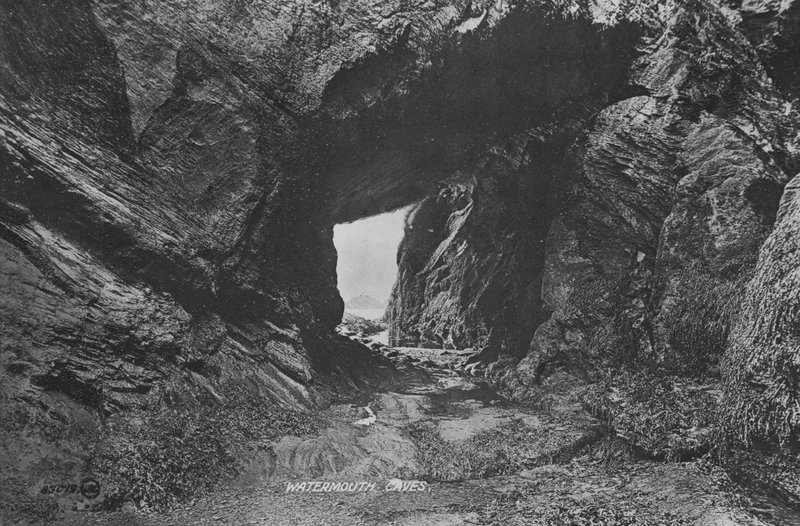 Grutas de Boca de Água (foto a p/b) de English Photographer