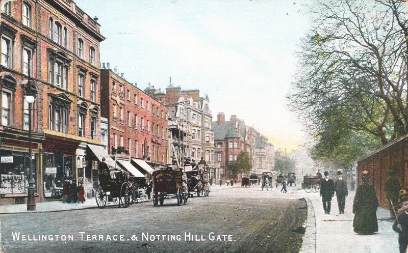 Wellington Terrace e Notting Hill Gate (foto colorida) de English Photographer