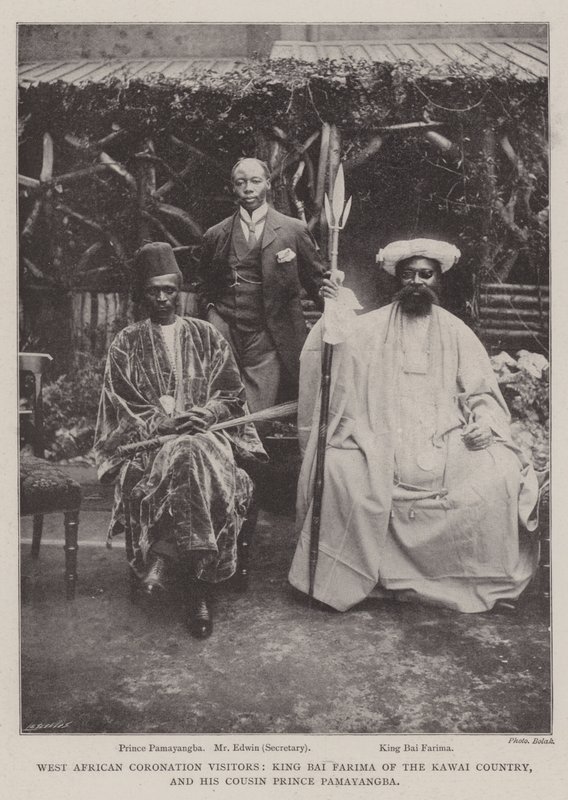 Visitantes da Coroação da África Ocidental, Rei Bai Farima do País Kawai e seu Primo Príncipe Pamayangba de English Photographer