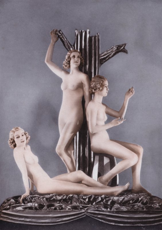 Windmill Theatre, Piccadilly Circus: Revudeville No 65, Desden China (foto) de English Photographer