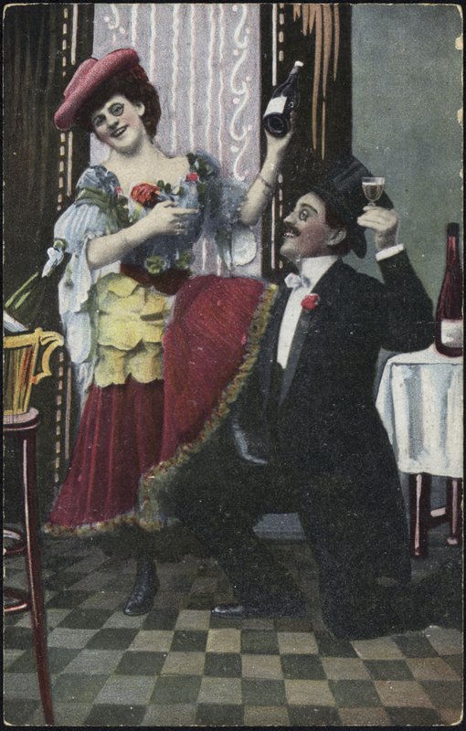 Um casal bem vestido retratado rindo de English School