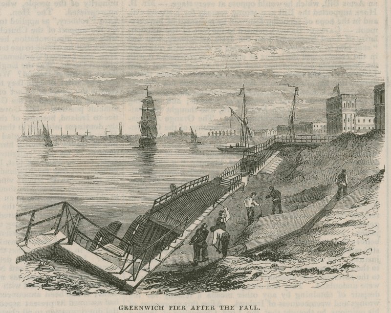 Greenwich Pier após a queda de English School