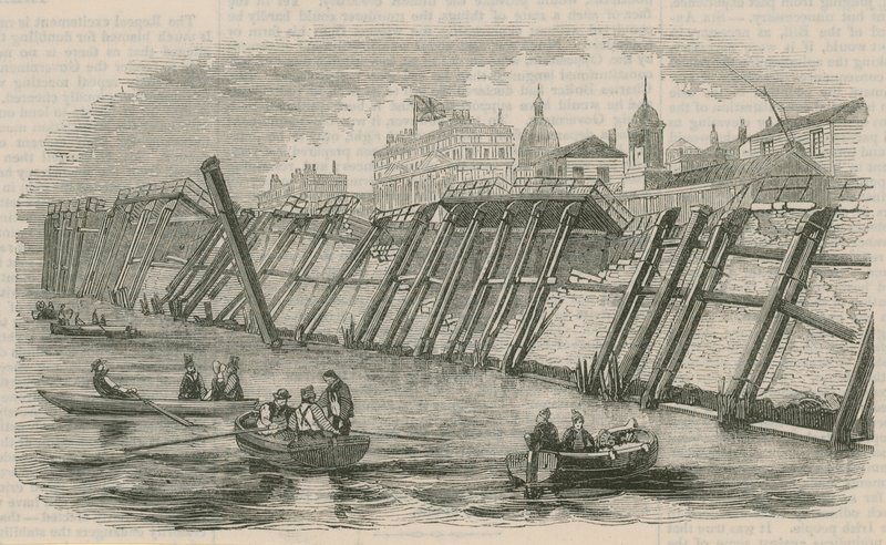 Greenwich Pier após a queda de English School
