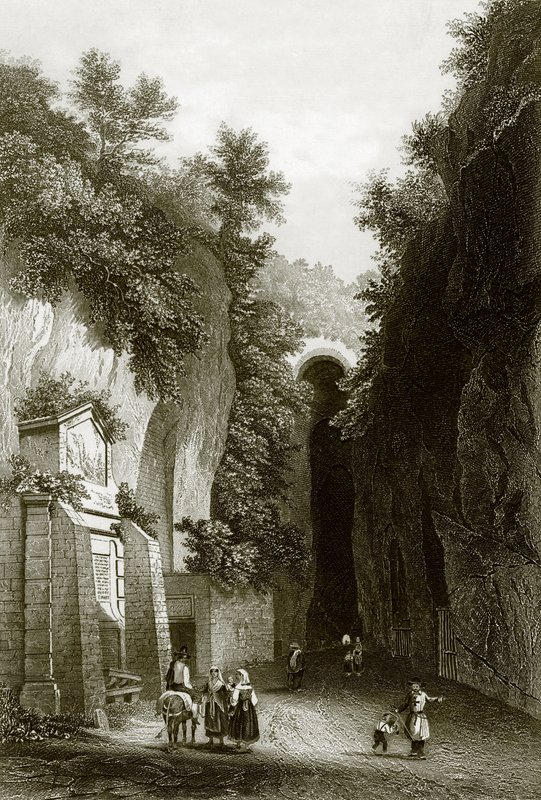 Gruta de Posilippo de English School