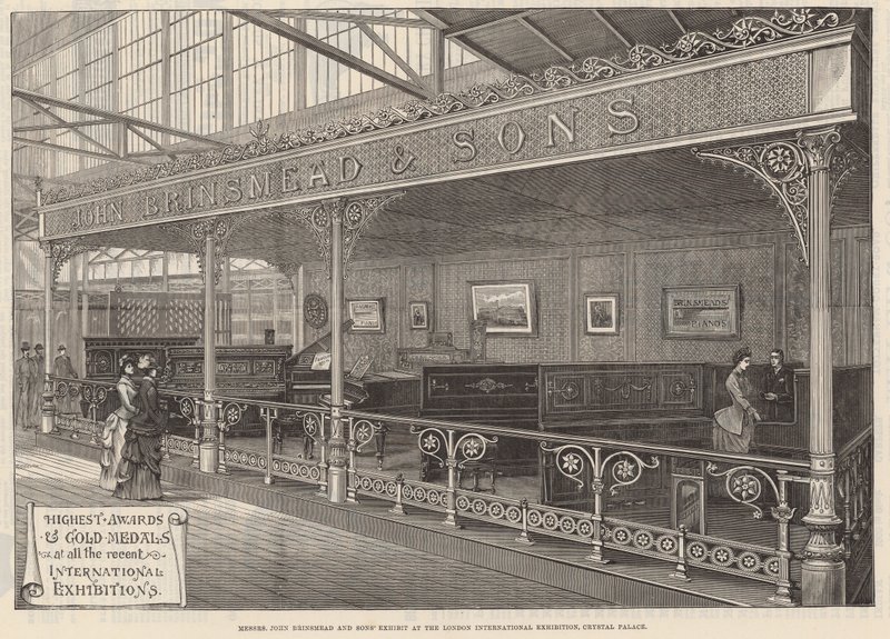 Os senhores John Brinsmead e Sons expõem na Exposição Internacional de Londres, Crystal Palace de English School
