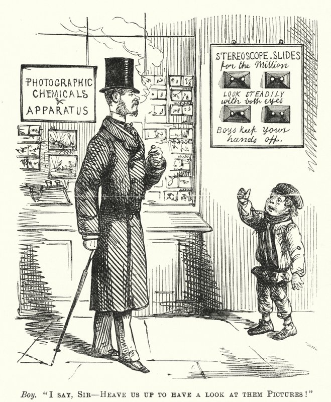 Punch cartoon: rapaz à porta de uma loja de fotografia a pedir para ser levantado para poder olhar para slides estereoscópicos (gravação) de English School